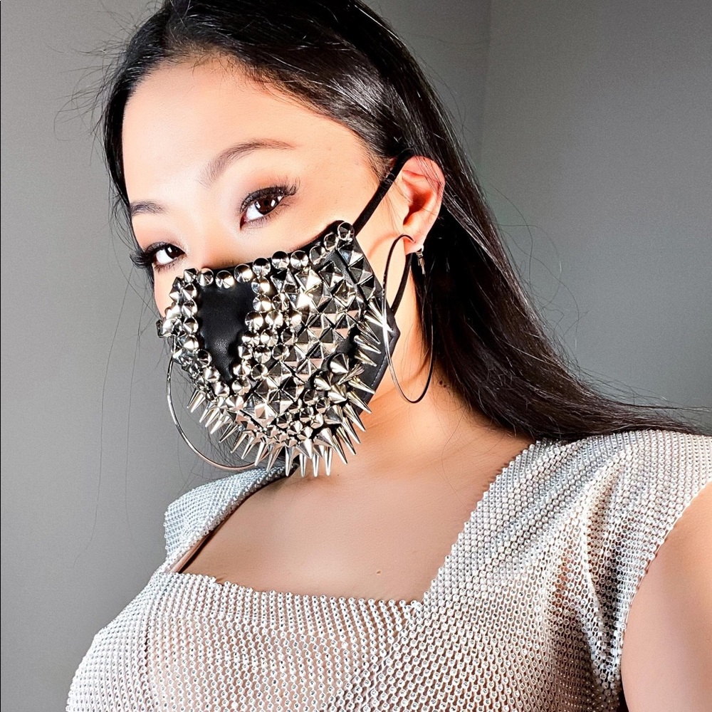 ❌SOLD OUT❌Spiked Studded Face Mask - Picture 3 of 3